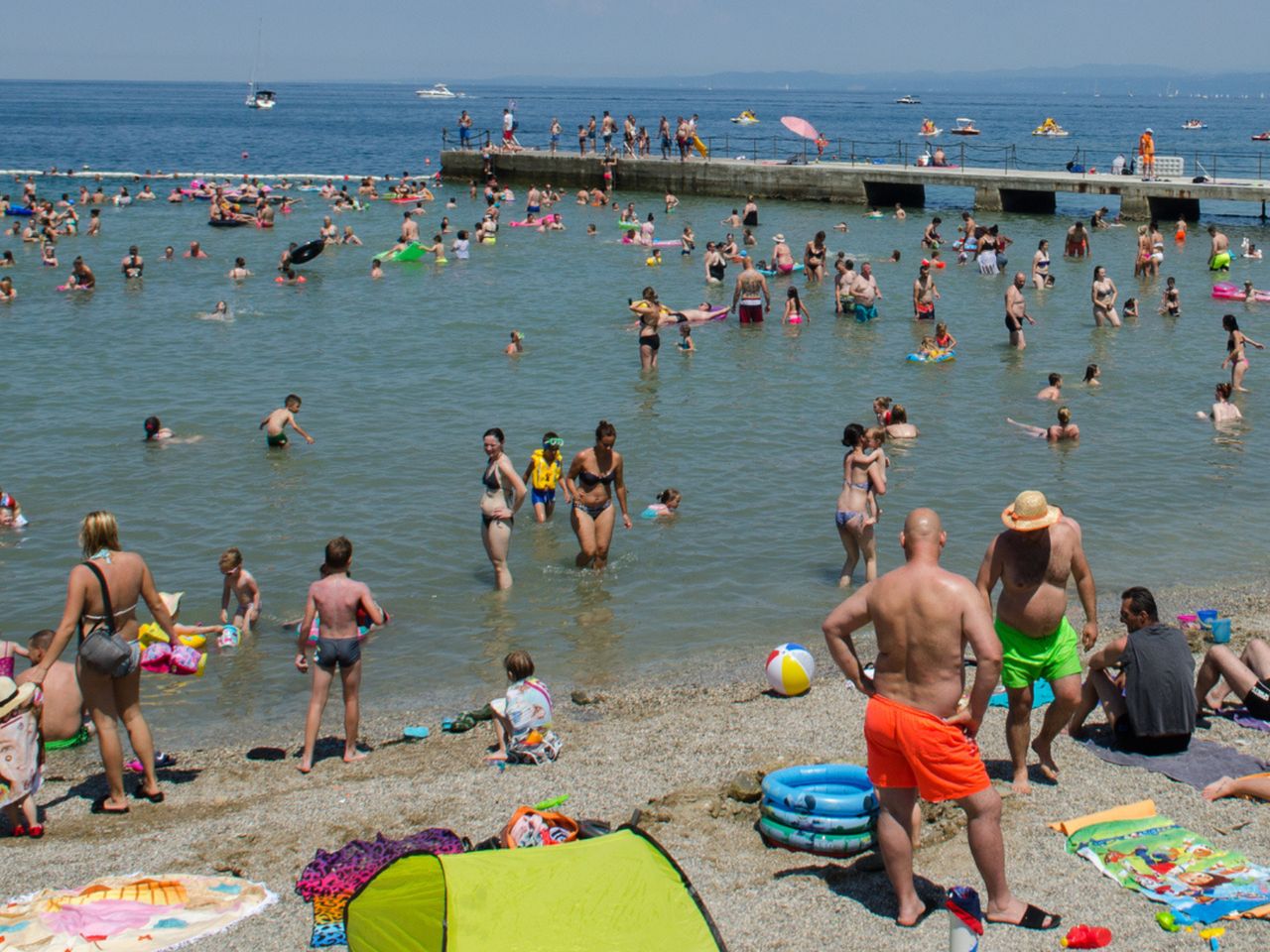 Plażowanie też może być groźne. Uważaj na te drobnoustroje