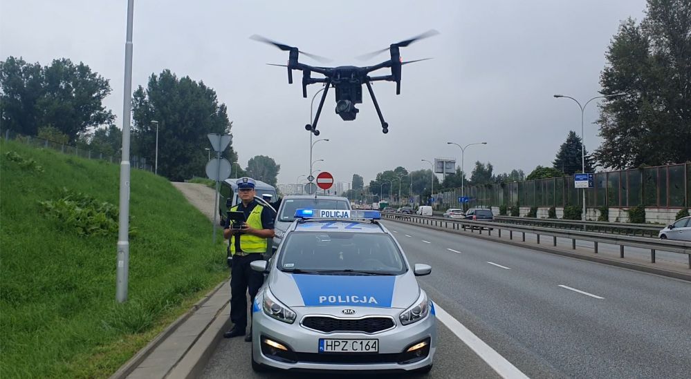 Stołeczna drogówka nie będzie się chować w zaroślach. Policjanci powiedzą, gdzie staną