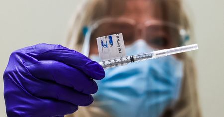 Niepokojące ustalenia Pfizera ws. szczepionki. Chodzi o jej skuteczność