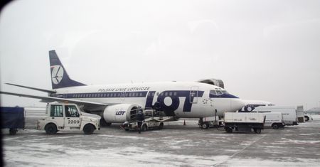 Lotnisko Chopina. Samolot do Bukaresztu dwukrotnie zawracał. Powodem usterka