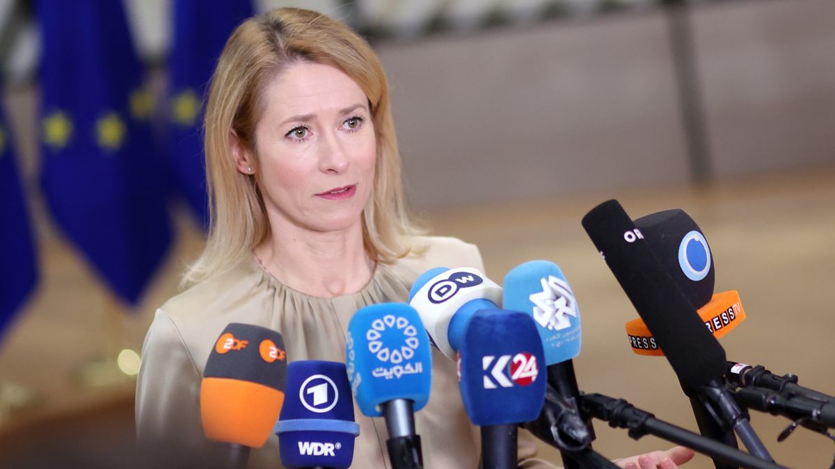 EU High Representative for Foreign Affairs and Security Policy, Kaja Kallas, speaks to the media upon arrival for the EU Foreign Affairs Council, in Brussels, Belgium, 20 November 2025. EU Ministers of Foreign Affairs meet in Brussels to address Russia's aggression against Ukraine, including a potential 20th sanctions package, the humanitarian and political situation in the Middle East, instability in Sudan and the Sahel, and to strengthen relations with ASEAN countries. EPA/OLIVIER HOSLET Dostawca: PAP/EPA.