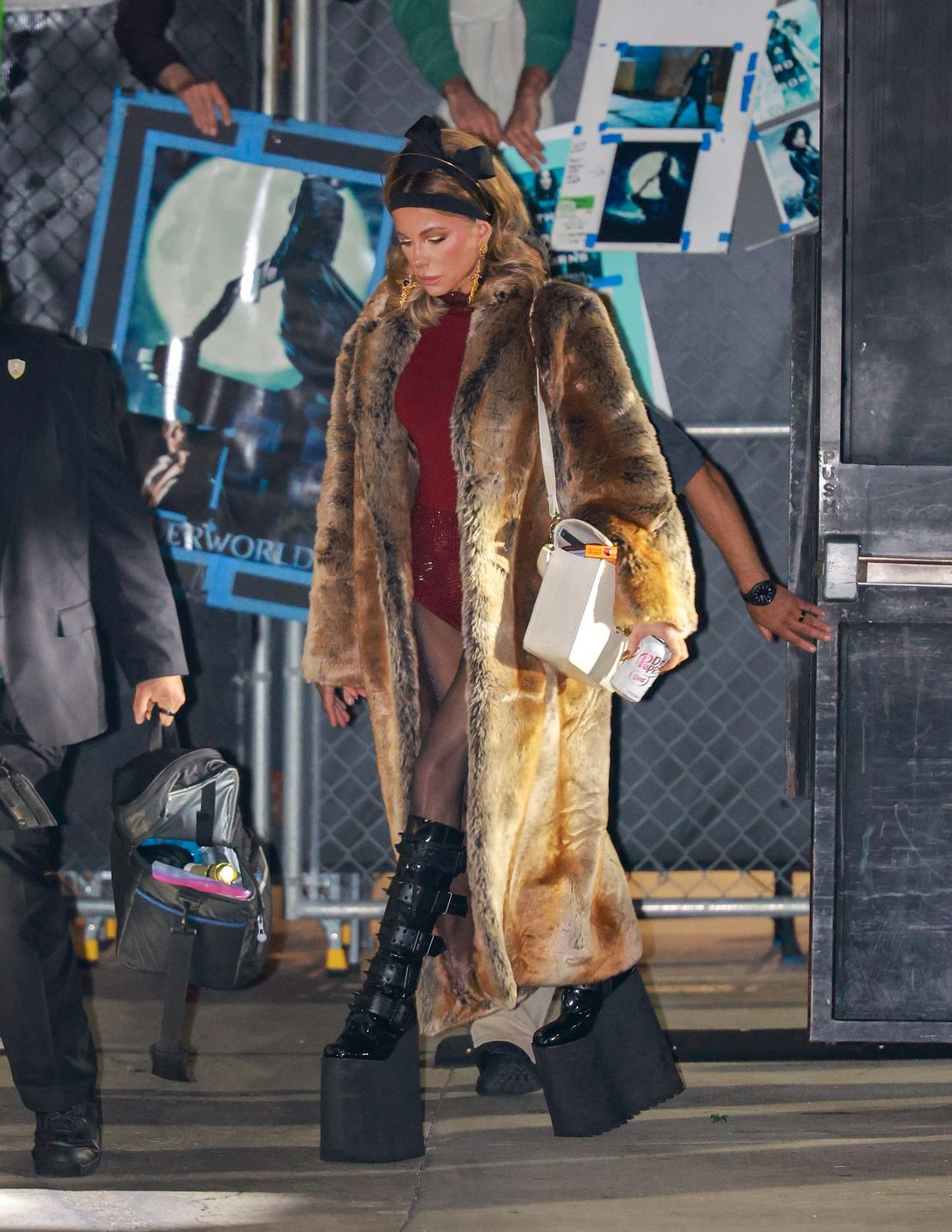 Kate Beckinsale w niebotycznie wysokich butach 