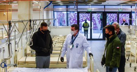Koronawirus. Nowe zasady przyjmowania do szpitala na Stadionie Narodowym