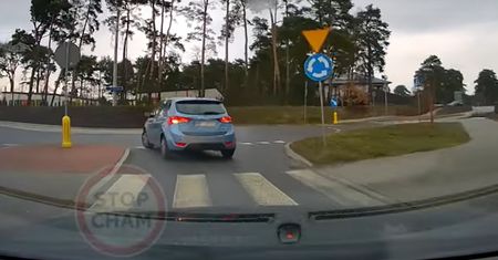 "Anglik przyjechał". Dwa ronda, ten sam błąd kierowcy