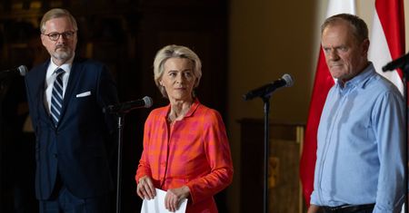 Wypychać migrantów poza swoje granice. Taka jest strategia Unii Europejskiej