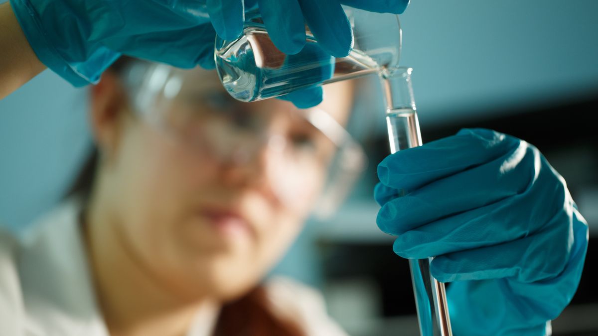 Z tego, że metateza to przyszłość, zdano sobie sprawę w 2005 r., gdy trzech naukowców za badania nad nią wyróżniono Nagrodą Nobla. Fotografia ma charakter ilustracyjny i nie przedstawia żadnego z pracowników firmy Apeiron