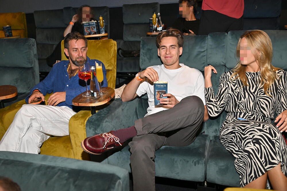 Rafał Królikowski z synem Maciejem na premierze filmu "Twórca"