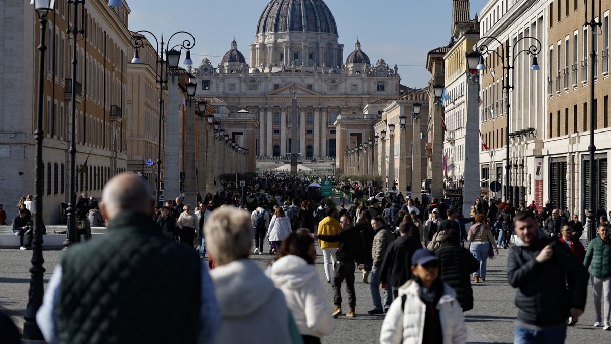 Tłumy odwiedzają Rzym 