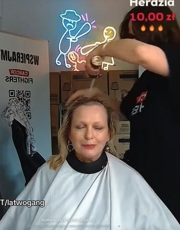 Agata Kulesza ogoliła głowę Katarzyny Nosowskiej 