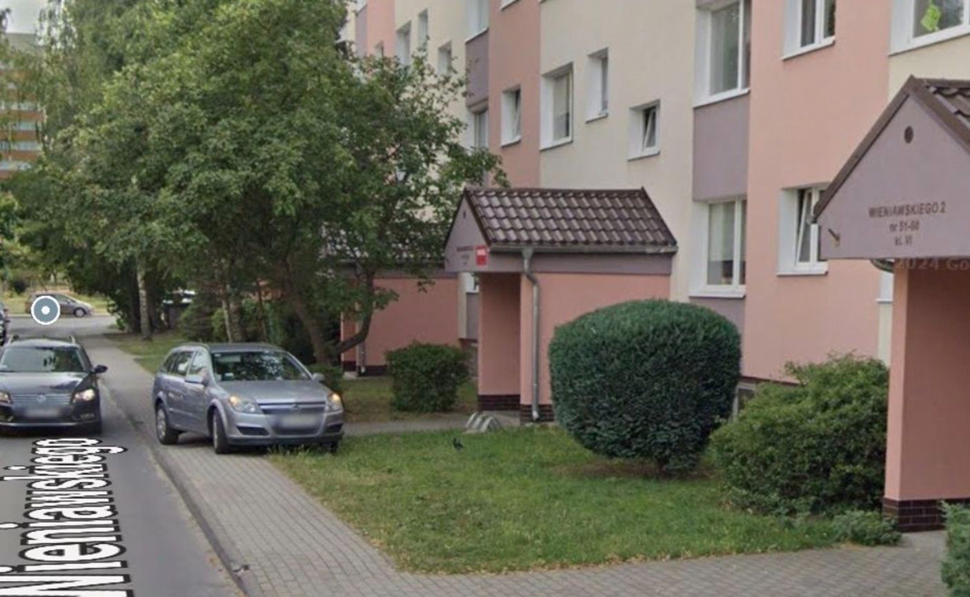 Dramat w Koninie. Kobieta wypadła z okna. Wiadomo, co z jej 9-letnim synem