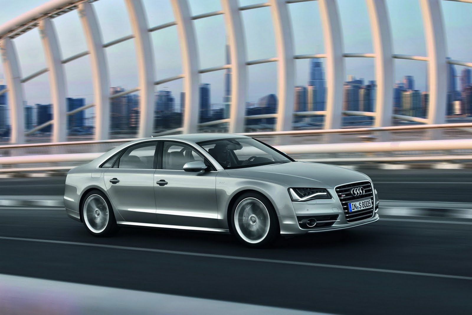 Audi-S8