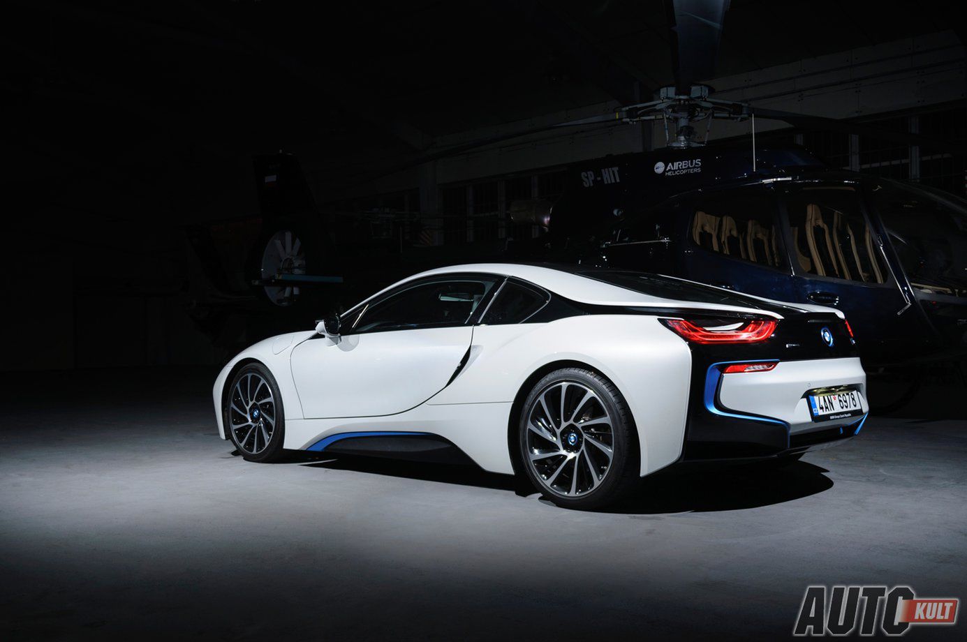 BMW i8