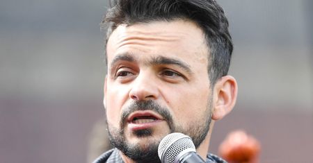 Robert El Gendy PSIOCZY na lekarzy. Doświadczył skandalicznej sytuacji w przychodni: "Strach chorować"
