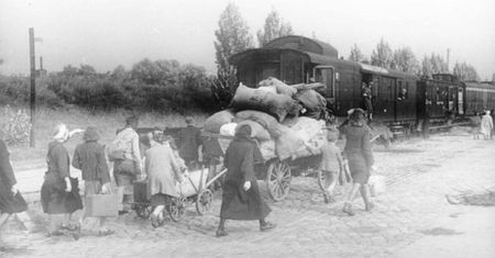 Przesiedlenia Niemców po II wojnie światowej. Wielu z nich trafiło do dawnych obozów koncentracyjnych