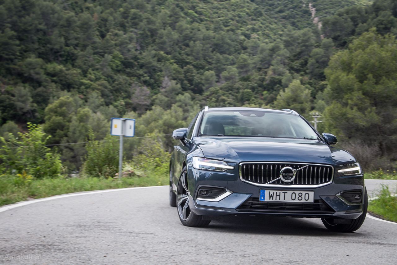 Volvo V60 D4 (2018) (fot. Mateusz Żuchowski)