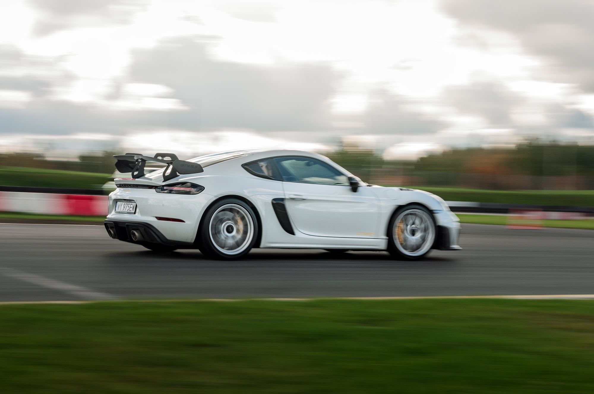 Porsche 718 Cayman GT4 RS (2025)