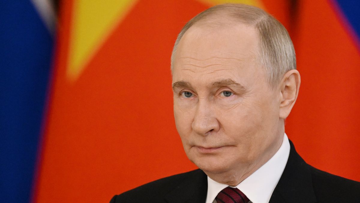 MOSCOW, RUSSIA - MAY 10: (----EDITORIAL USE ONLY - MANDATORY CREDIT - 'EVGENY BIYATOV / HOST PHOTO AGENCY RIA NOVOSTI / HANDOUT' - NO MARKETING NO ADVERTISING CAMPAIGNS - DISTRIBUTED AS A SERVICE TO CLIENTS----) President of Russia Vladimir Putin and General Secretary of the Communist Party of Vietnam Central Committee To Lam hold a signing ceremony following their meeting in Moscow, Russia on May 10, 2025. (Photo by Evgeny Biyatov / RIA Novosti/Anadolu via Getty Images)