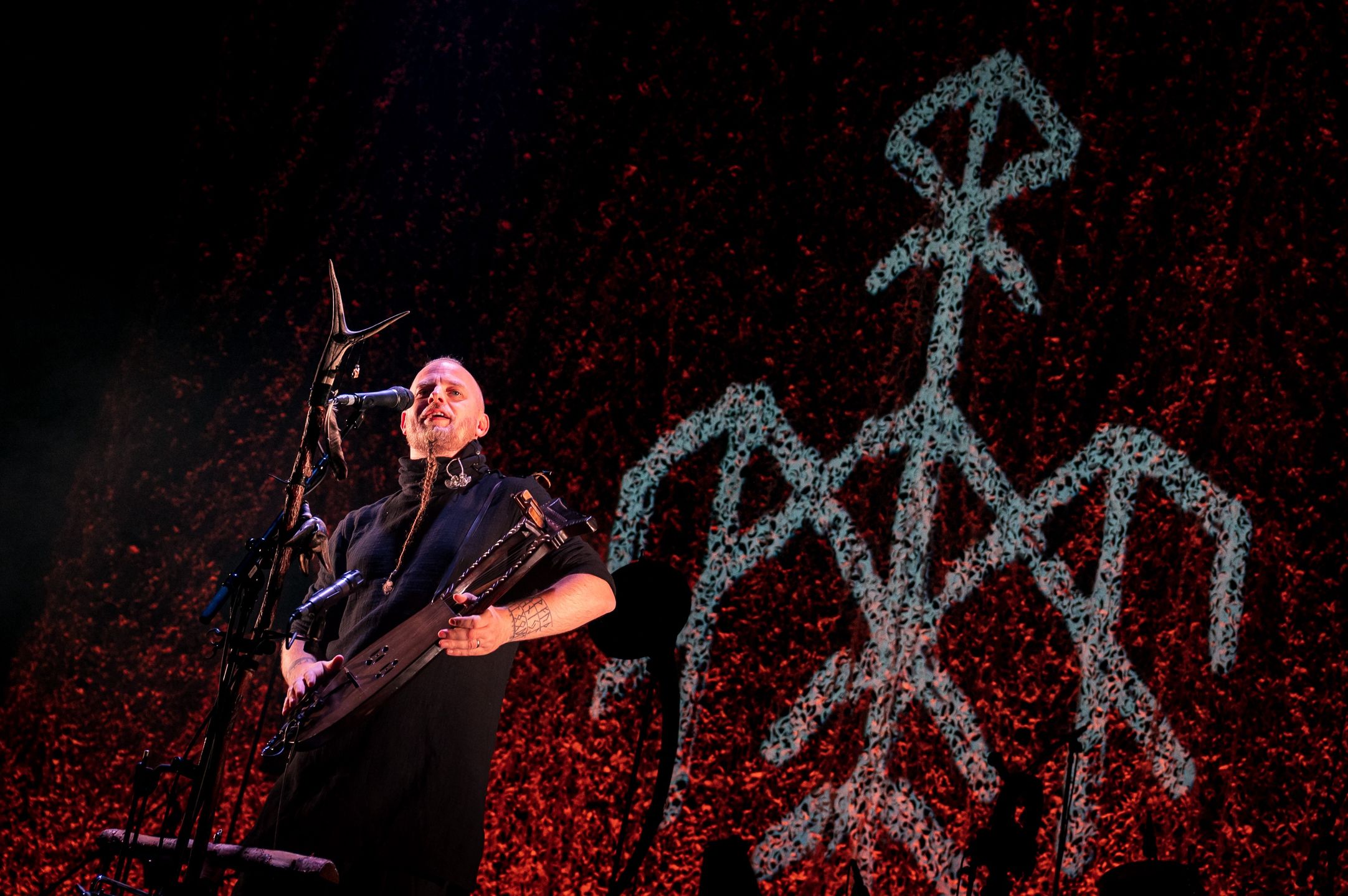 Wardruna na scenie Gdańskiego Teatru Szekspirowskiego