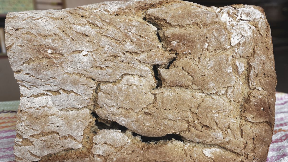 Chleb Ezechiela ma niski indeks glikemiczny i zawiera wiele witamin oraz minerałów