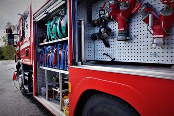 Bytom: Poranny pożar domu. Płonął dach w Miechowicach. Ogień przeniósł się na drugi budynek