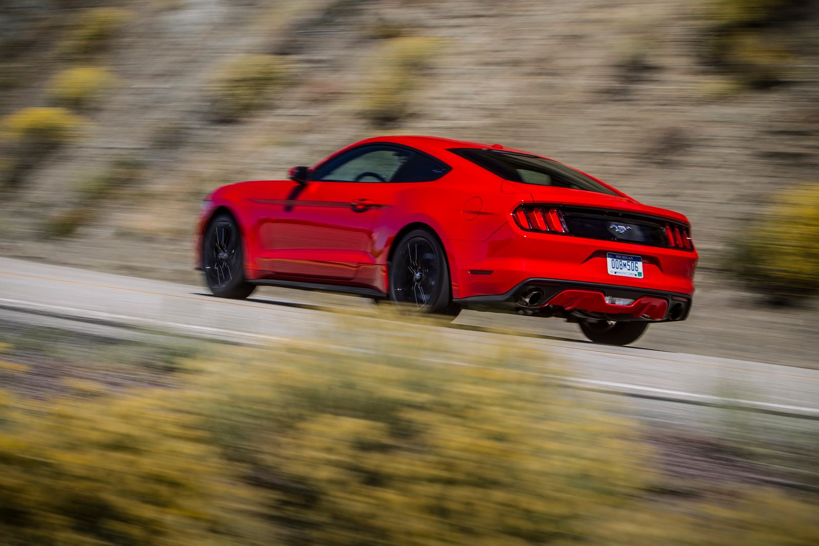 Zobacz Forda Mustanga 2015 na 100 nowych zdjęciach! 41