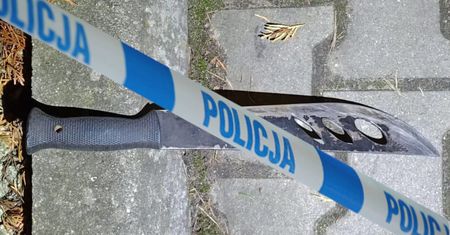 31-latek bronił niepełnosprawnego kuzyna. Przecięli mu rzepkę w kolanie