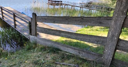 Trwa masowe rozbieranie płotów. Urzędnicy: Tak stawiać ich nie wolno