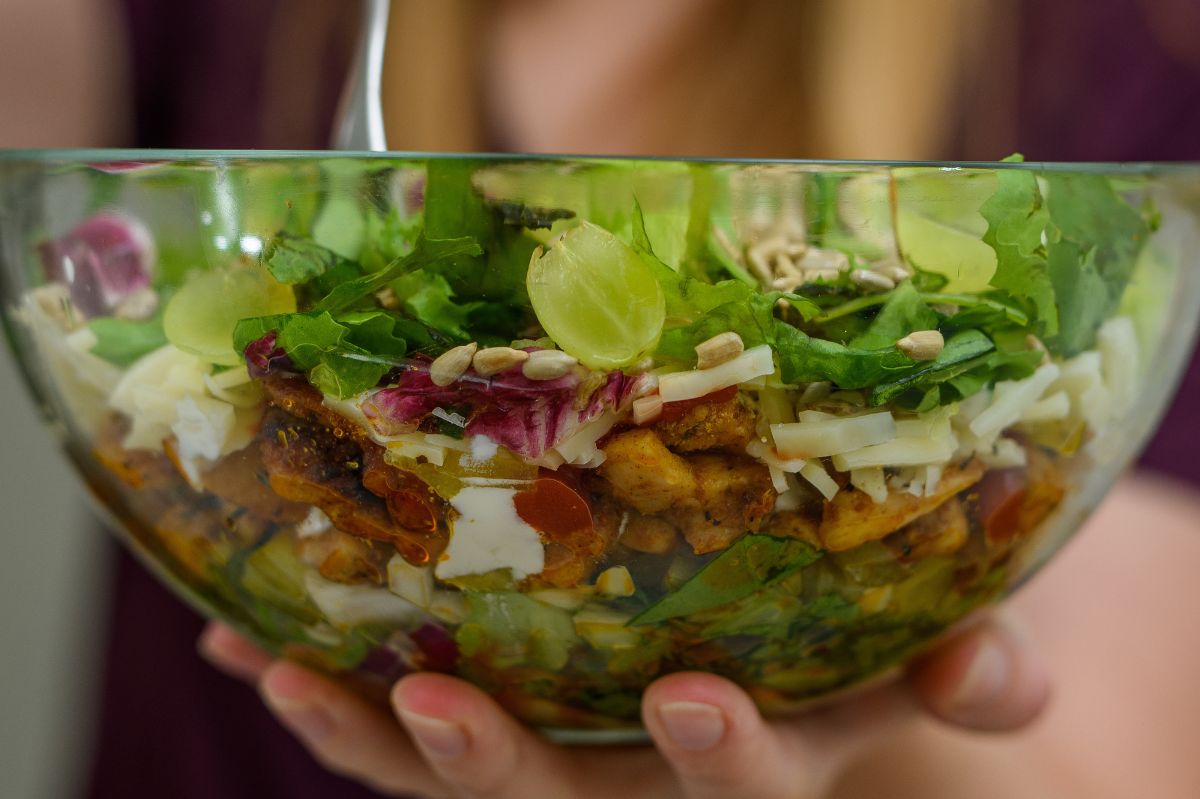 Layered salad for New Year's Eve (photo by Paweł Kacperek)