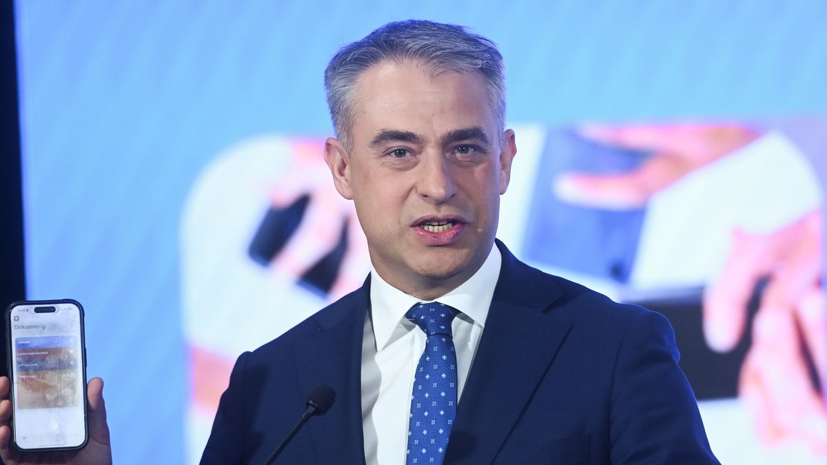 Krzysztof Gawkowski
Piotr Nowak
ministerstwo cyfryzacji, mObywatel, polityk, polityka, program, aplikacja