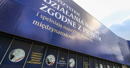 Wyciekł wniosek ws. Glapińskiego. NBP odpowiada serią artykułów