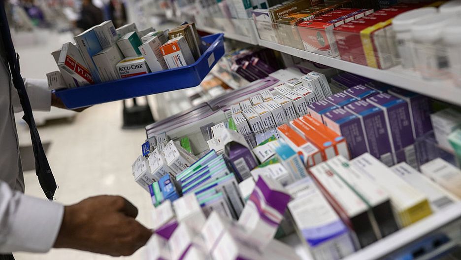 Niebezpieczny trend wśród nastolatków? Kupują je, by z "przytupem" zacząć weekend