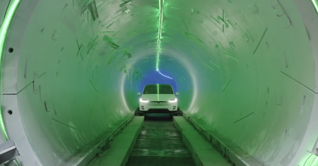 Tunel z autonomicznymi pojazdami na Florydzie. Elon Musk zakasa rękawy