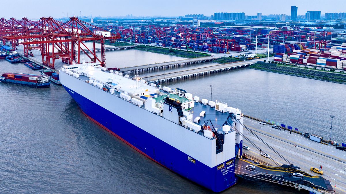 Statek towarowy typu Ro-Ro - zdjęcie ilustracyjne