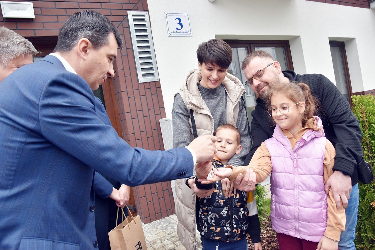 Nowe bloki TBS na Żarkowie oficjalnie przekazane najemcom. Zamieszka w nich 48 rodzin