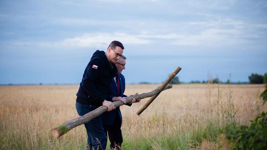 Premier Mateusz Morawiecki oddał hołd pamięci ofiarom rzezi wołyńskiej 