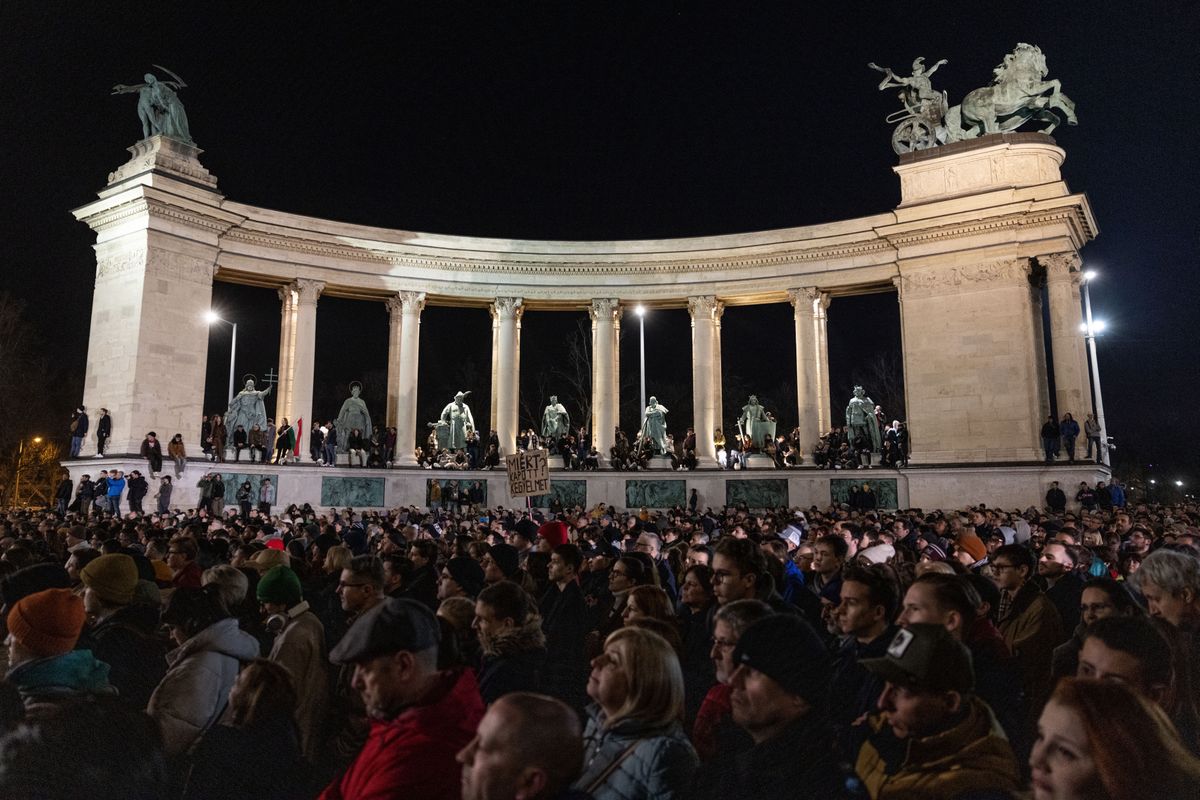 Przez Węgry przeszły protesty. Ludzi oburzyła decyzja byłej już prezydent Katalin Novak, która ułaskawiła skazanego za tuszowanie pedofilii
