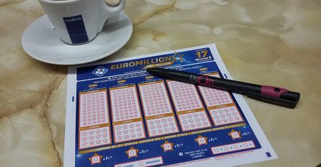 Rekordowa fortuna trafia do Irlandii! Zwycięzca 250 milionów euro w EuroMillions zgłosił się po nagrodę