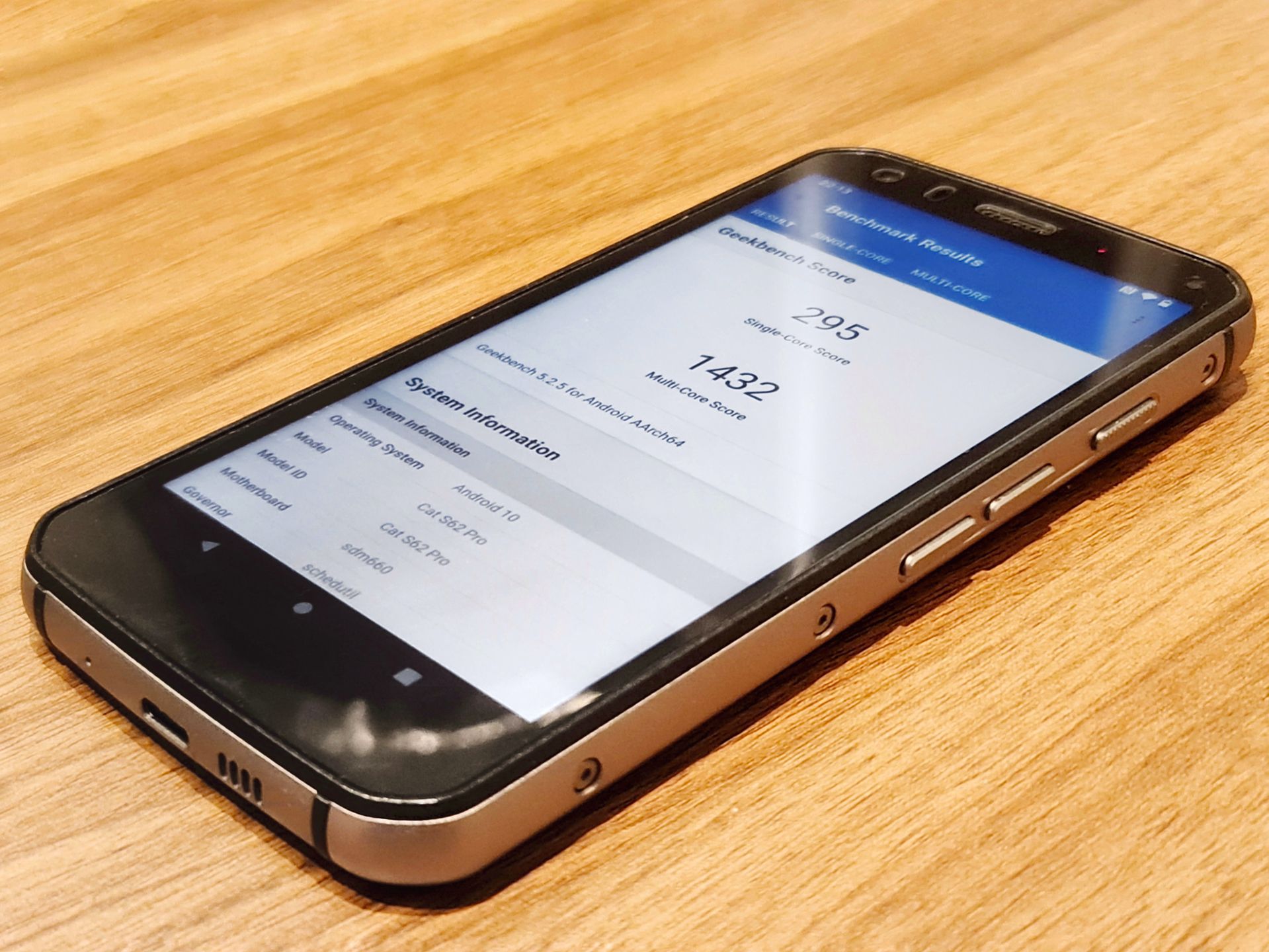 Miło widzieć tak przemyślany telefon. CAT S62 Pro z kamerą termowizyjną: test 19