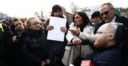 Padły ostre słowa. "Jest pan żenujący". Protest przed Sejmem