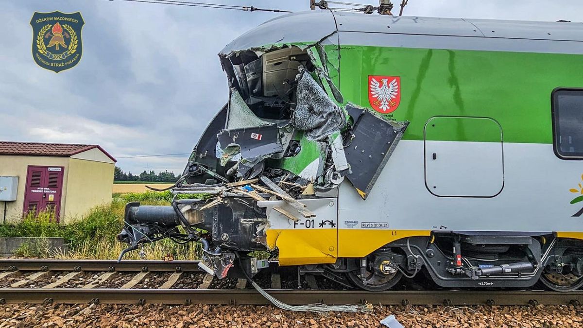 Wypadek na przejeździe kolejowym w Ołtarzewie.