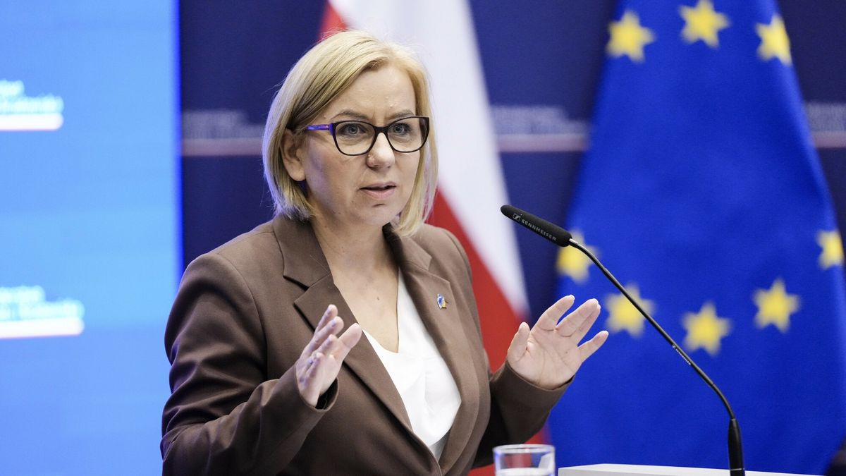 Paulina Hennig-Kloska, minister klimatu i środowiska