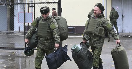 "Zbyt zmęczeni alkoholem". Rosja nie chce ich wysyłać na front