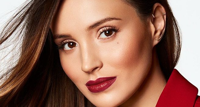 Marina Łuczenko-Szczęsna reklamuje kosmetyki Wibo