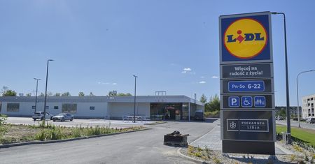 Okoliczni mieszkańcy czekają na otwarcie Lidla. Początkowo miał zostać otwarty pod koniec września, ale termin uległ zmianie