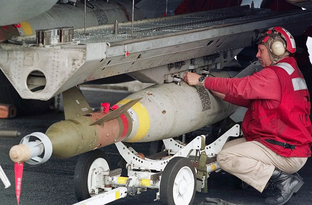 Pociski antyradiolokacyjne AGM-88 przeznaczone są do niszczenia radarów systemów przeciwlotniczych