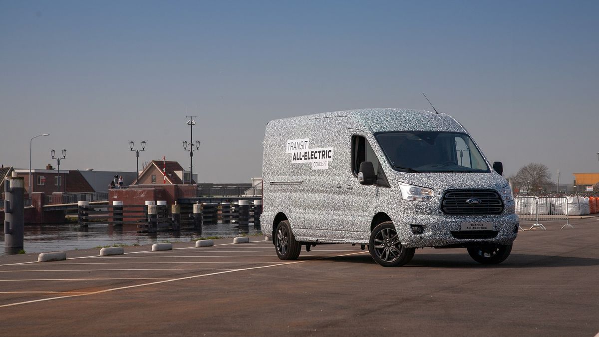 Ford Transit w wersji w pełni elektrycznej (2021) (fot. Ford)