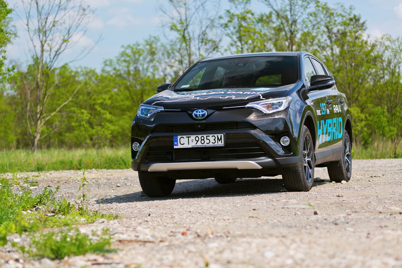 Toyota RAV4 2.5 Hybrid 4x4 Prestige - test [wideo]