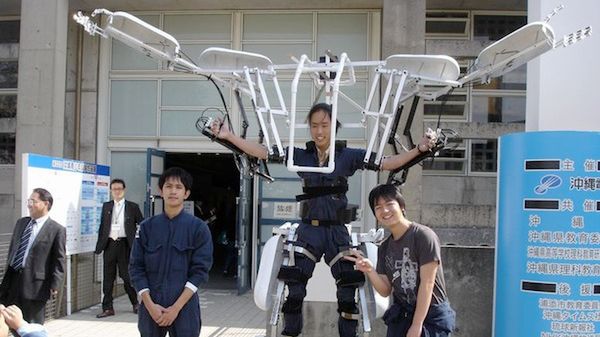 Rewelacyjna prezentacja egzoszkieletu Skeletonics [wideo] 1