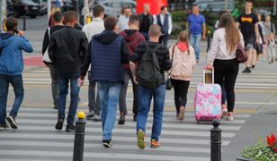 Polacy mieszkają z rodzicami prawie do trzydziestki. Gdzie w UE wyprowadzają się najszybciej?