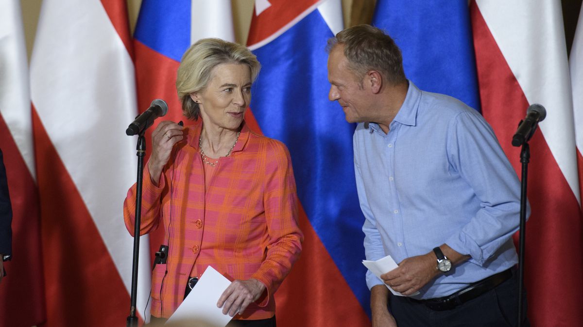 European Commission president Ursula von der Leyen and Poland's Prime Minister Donald Tusk take part in a press conference after talks in Wroclaw, Poland, on September 19, 2024. The main point of the meeting is to discuss the actions taken by the authorities to respond to this crisis and further allocation of EU aid to the flood-hit countries. (Photo by Aleksander Kalka/NurPhoto via Getty Images)